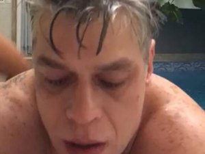 Em vídeo íntimo, Fábio Assunção aparece em festinha privê rodeado de mulheres