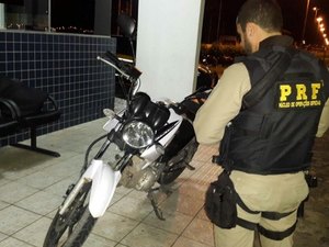 PRF realiza flagrantes de embriaguez e porte ilegal de arma