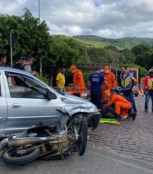 Motociclista fica ferido depois de colidir com veículo em Palmeira dos índios