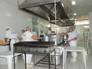 Ufal apresenta o que acontece por trás do balcão do RU