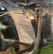 Acidente grave  é registrado na noite deste domingo (29) na Avenida Durval de Góes Monteiro, em Maceió
