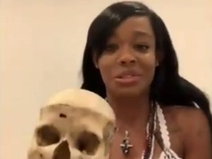 Cantora Azealia Banks revela ter comprado crânio de menina de seis anos online