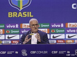 Dorival crava duas mudanças na escalação da Seleção contra o Chile