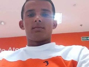 Garçom é executado a tiros enquanto bebia com amigos