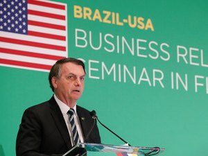 Sem apresentar provas, Bolsonaro diz que foi eleito no 1º turno e denuncia fraude