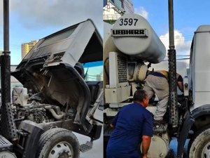 Influenciador para e ajuda trabalhador durante incêndio em caminhão em Maceió
