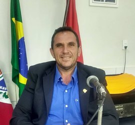 Vereador dá murro em enfermeiro dentro de hospital público