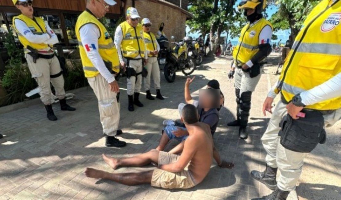 Turistas colombianos se envolvem em briga em barraca de praia na Pajuçara