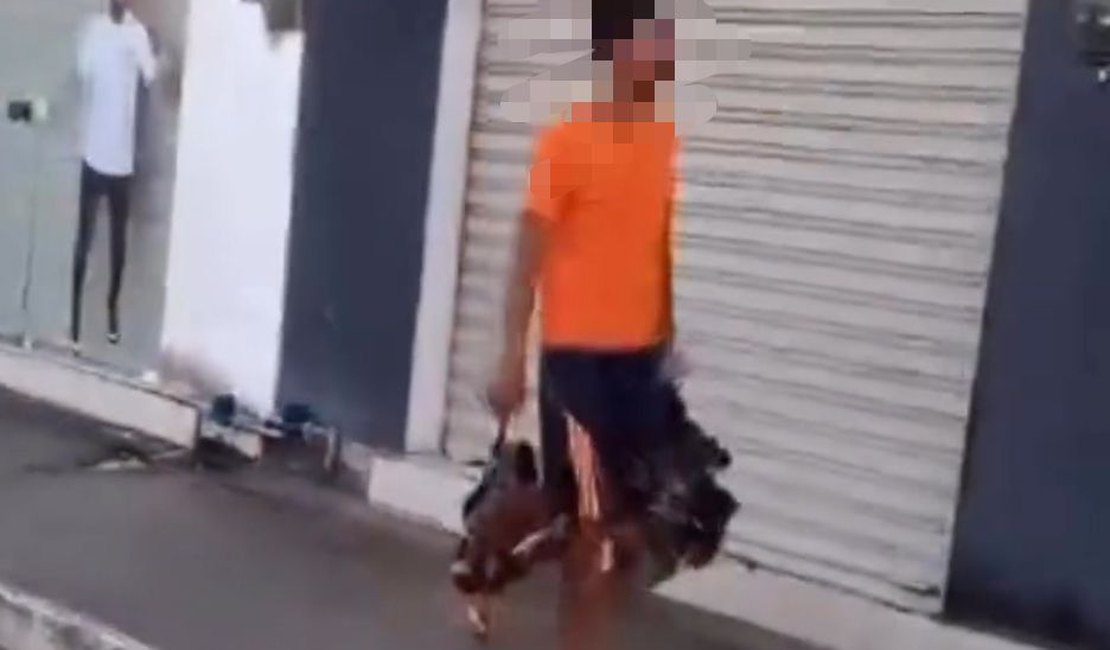 [Vídeo] Ladrões de galinha são forçados a caminhada da vergonha em Teotônio Vilela