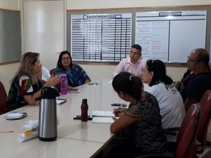 Creas discute atendimento a idosos vítimas de violência