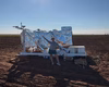 Americana se assusta após 'lixo espacial' cair na sua propriedade, no Texas