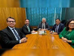 Em meio a debate sobre deixar cargos no governo estadual, Paulão recebe Paulo Dantas em Brasília