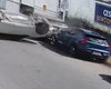 Carro capota após atingir veículo estacionado no Farol, em Maceió
