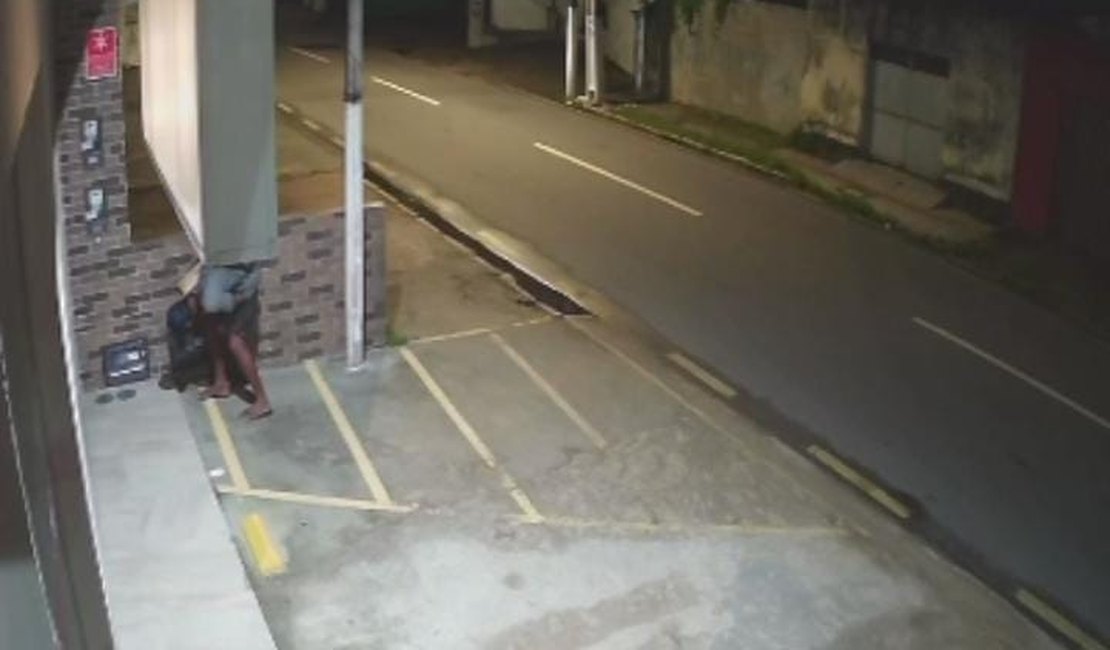 [Vídeo] Hidrômetro de água é furtado no bairro do Farol