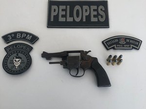Após denúncia anônima homem é preso por posse ilegal de arma em Arapiraca 