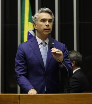 Rafael Brito cobra votação de projeto que cria política nacional de prevenção à violência em escolas