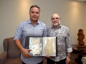 Coleção de cartas manuscritas de Graciliano Ramos são doadas ao Arquivo Público de Alagoas