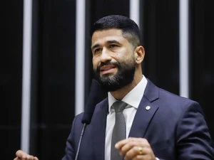 Deputado Fabio Costa critica decisão do STF de regular as redes sociais