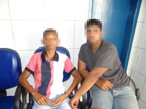 Adolescentes são apreendidos após assaltar estudantes com controle remoto