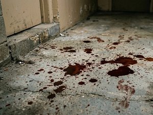 Homem ataca mulher e criança de cinco anos com facão e foge no Agreste de AL