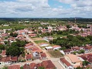 Profissionais da educação deliberam greve na volta ás aulas em Estrela de Alagoas