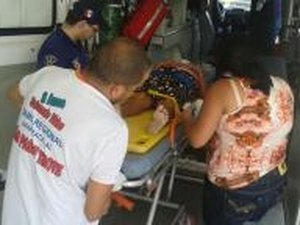 Idosa é atropelada por motociclista ao tentar atravessar a rua