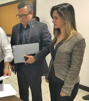 Prefeito de Arapiraca assina termo de cooperação técnica junto a CGE