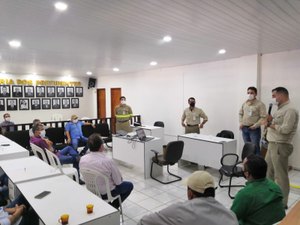 [Vídeo] Prefeito e vereadores de Craíbas se reúnem com a Vale Verde para discutir construção de barragem e falta de água