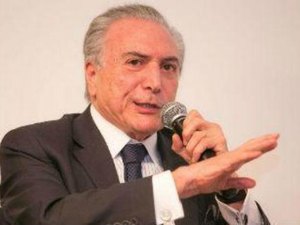 Deputados rejeitam denúncia e presidente Michel Temer não será investigado
