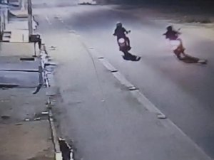 Dupla persegue e rouba moto no Village Campestre II, em Maceió