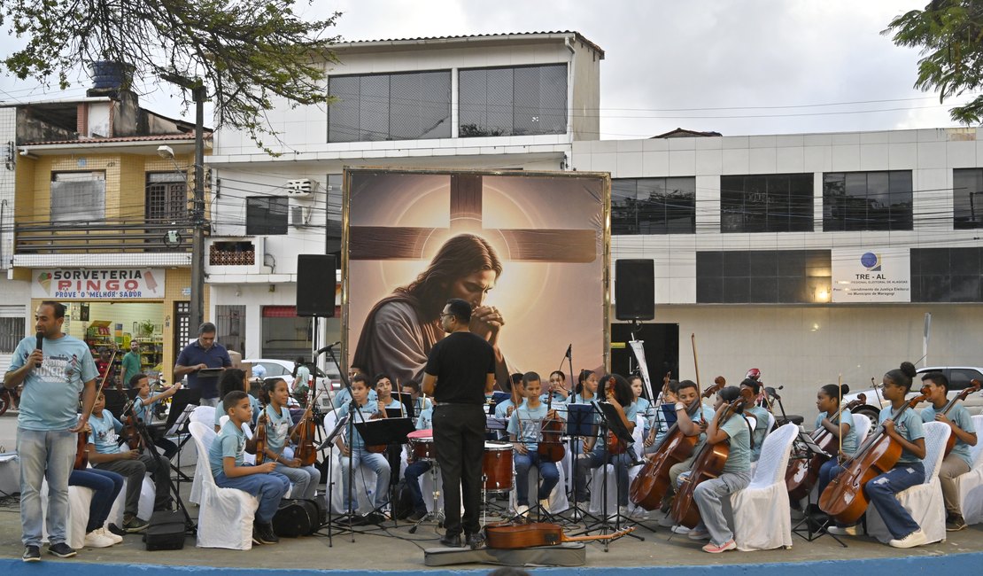 Núcleo de Orquestra Jovens faz concerto no Centro de Maragogi