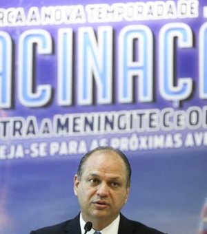 Governo quer vacinar 10 milhões de adolescentes contra meningite e HPV