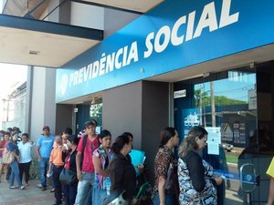 Pedidos de aposentadoria de servidores sobem mais de 46% em 2017