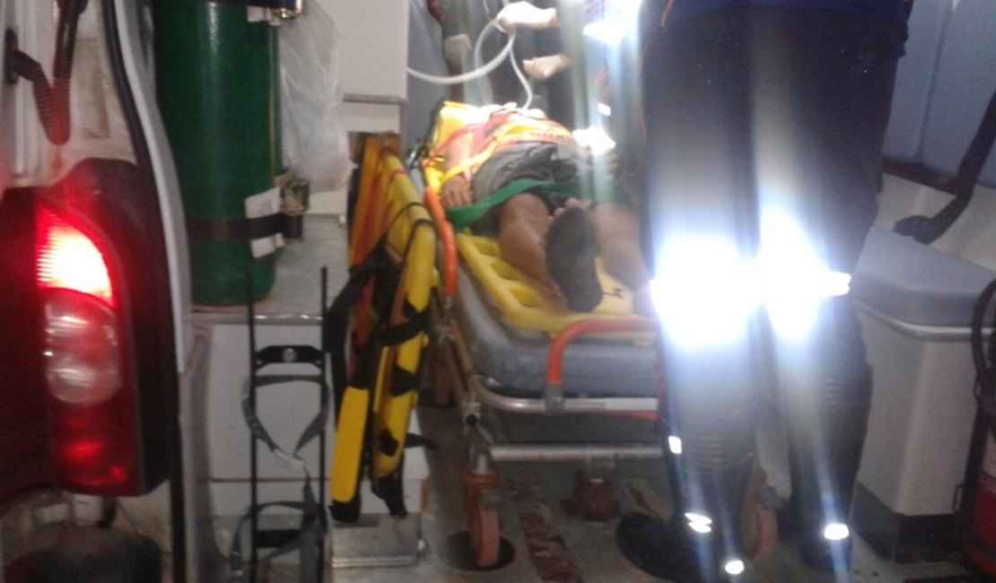 Homem fica ferido após perder o controle de motocicleta na AL-115