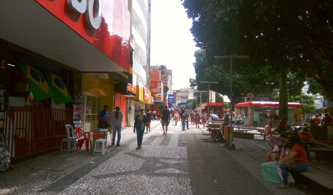 Comércio de Arapiraca abre as portas durante feriado de São João
