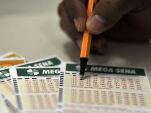 Mega-Sena acumula e pode pagar R$ 6,5 milhões