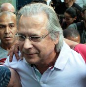 José Dirceu é condenado pelo STF por corrupção ativa. 
