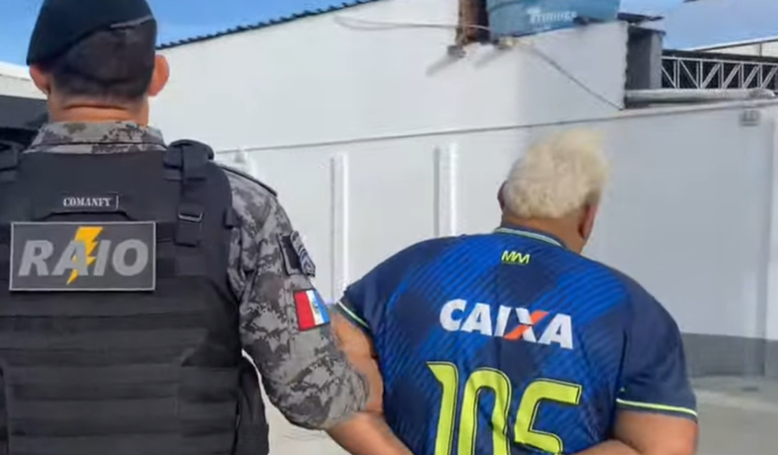 Homem é preso com mandado aberto e 1kg de maconha em Maceió