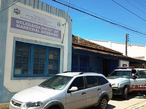 Homem é preso acusado de ameaçar a própria esposa em Marechal Deodoro