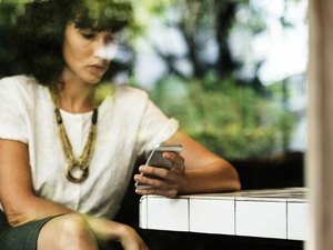 Golpe do WhatsApp divulga promoção falsa de Dia das Mães