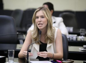 Projeto da deputada Cibele Moura beneficia condutores alagoanos