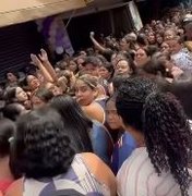 Multidão provoca tumulto em inauguração de loja no Jacintinho; PM é acionada