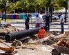 Rodrigo Cunha acompanha troca de tubulação em avenida no bairro de Jaraguá