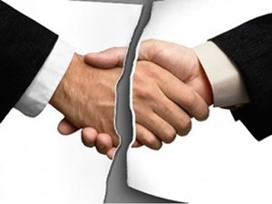 Funcionários demitidos durante pandemia acusam empresa de calote em Arapiraca