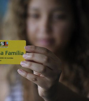 Governo vai revisar 7,5 milhões de benefícios para novo Bolsa Família