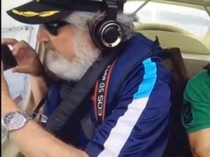 Celular cai de avião, filma queda e é resgatado em praia de Cabo Frio