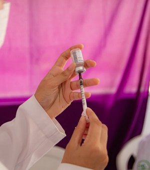Vacinação contra covid-19 começa a ser aplicada em Arapiraca; Confira o cronograma