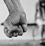 Mãe é presa suspeita de agredir filha após criança quebrar perfume em Maceió
