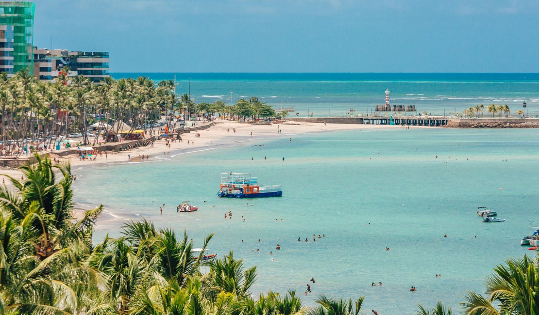 IMA aponta trechos de praias em Maceió impróprios para banho