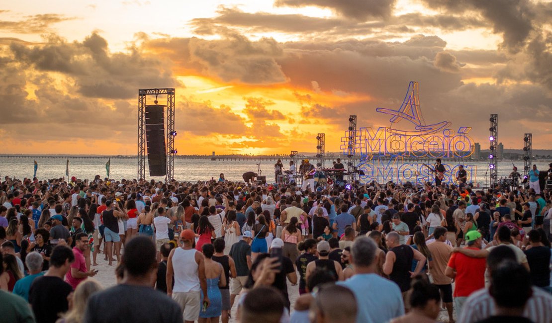 Abertura do Verão Massayó é marcada por música e alegria na Praia de Jaraguá